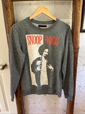 Snoop Dogg Graphic Crewneck Sweatshirt - Gray